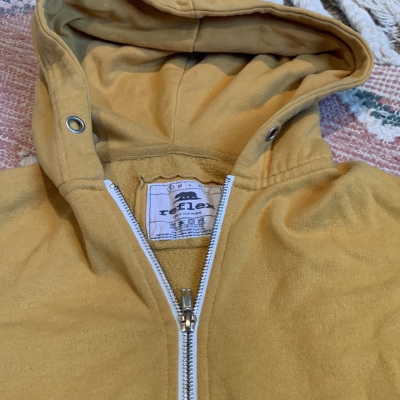 Yellow Hoddie - Picture 2 of 3